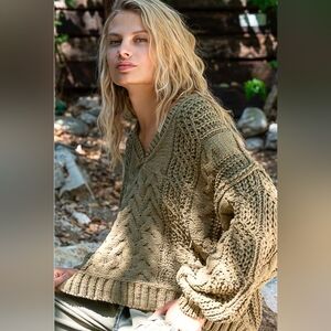 POL Olive Cable Knit Sweater Oversized V-Neck Boho Cottagecore Chunky Cozy Sz S
